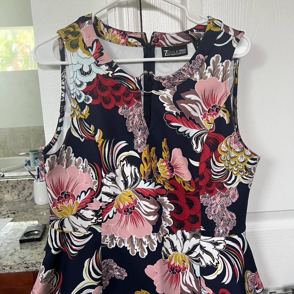 Women’s sleeveless shirt